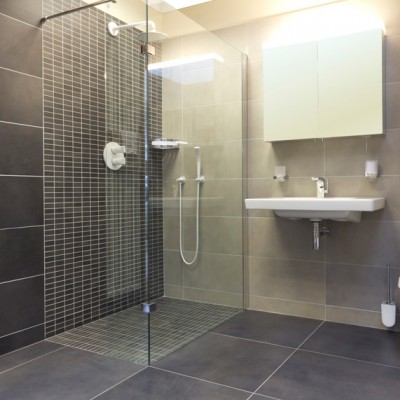 Walk in shower